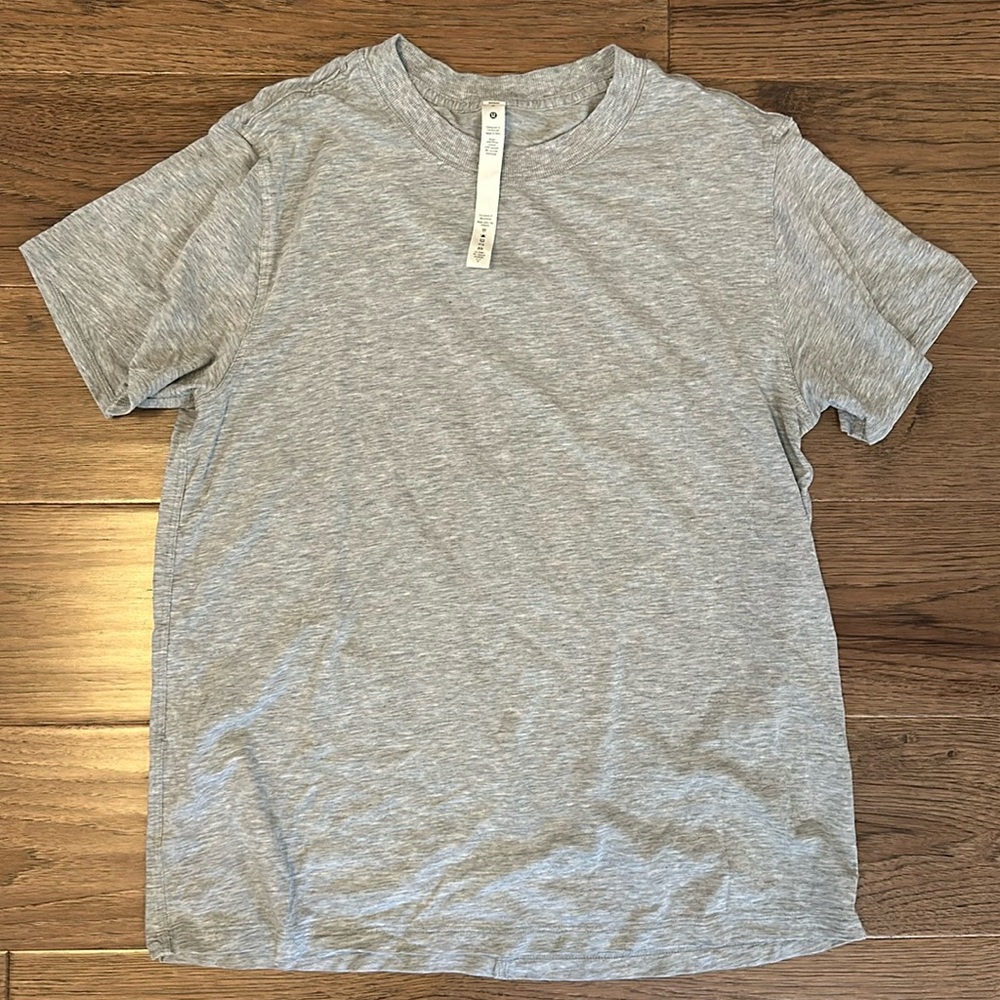 Lululemon women’s t shirt